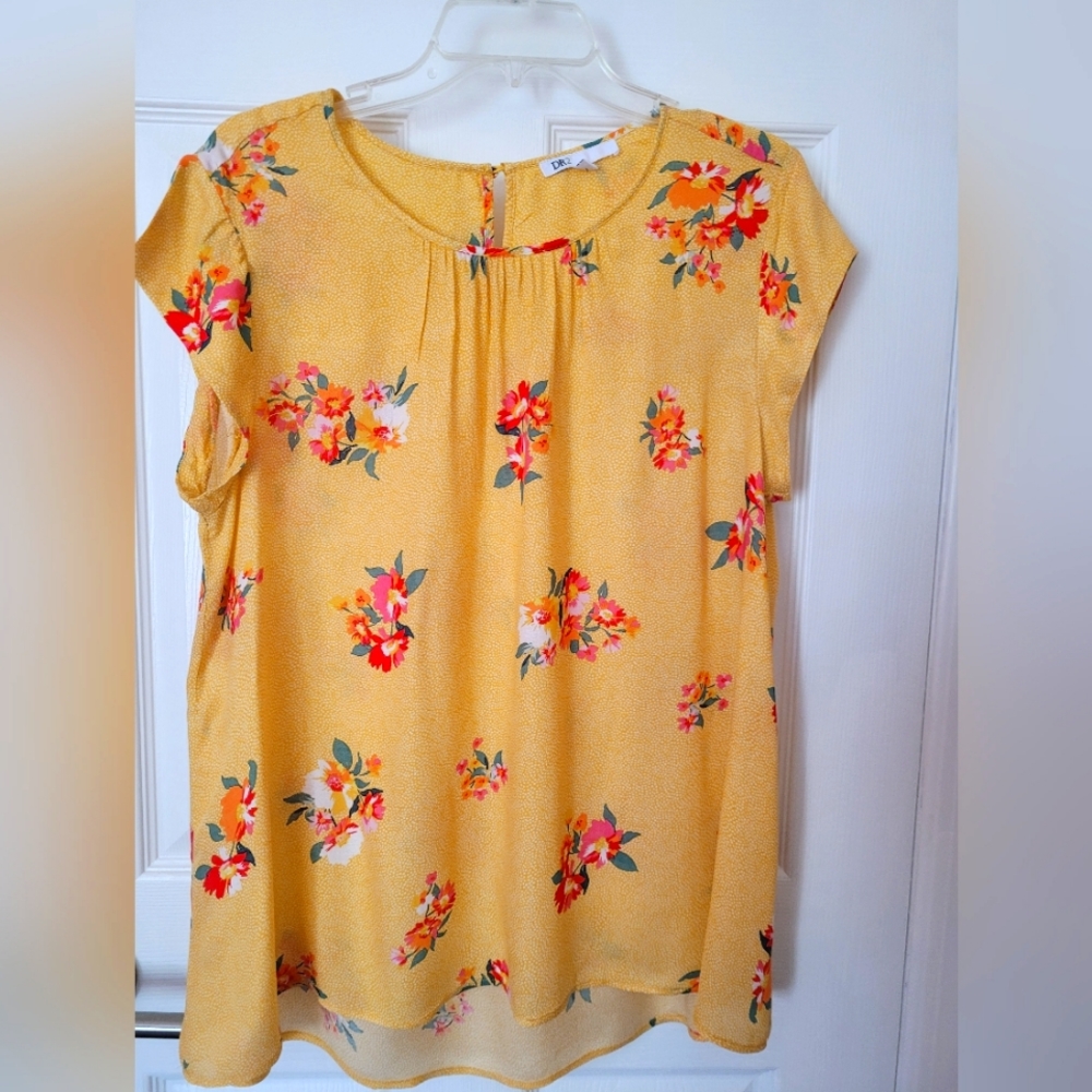 DR 2 Yellow Flower Cap Sleeve Top Size Large